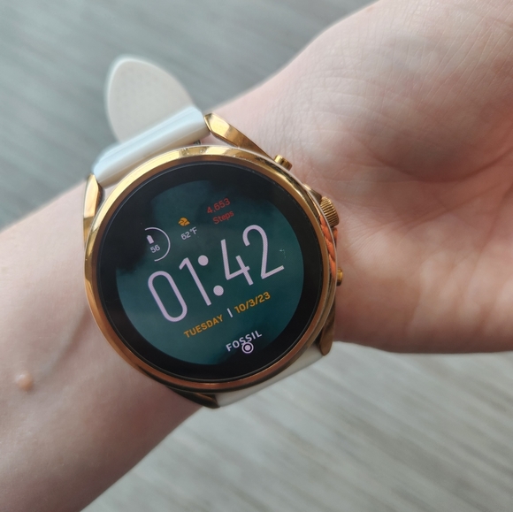 Gen5 Fossil Smartwatch - Picture 9 of 10